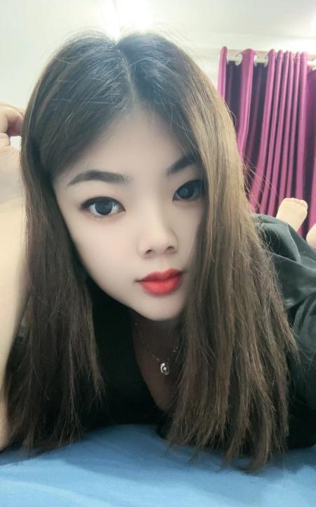 天河性感大胸妹