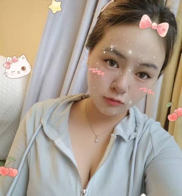 大胸口活好妹子