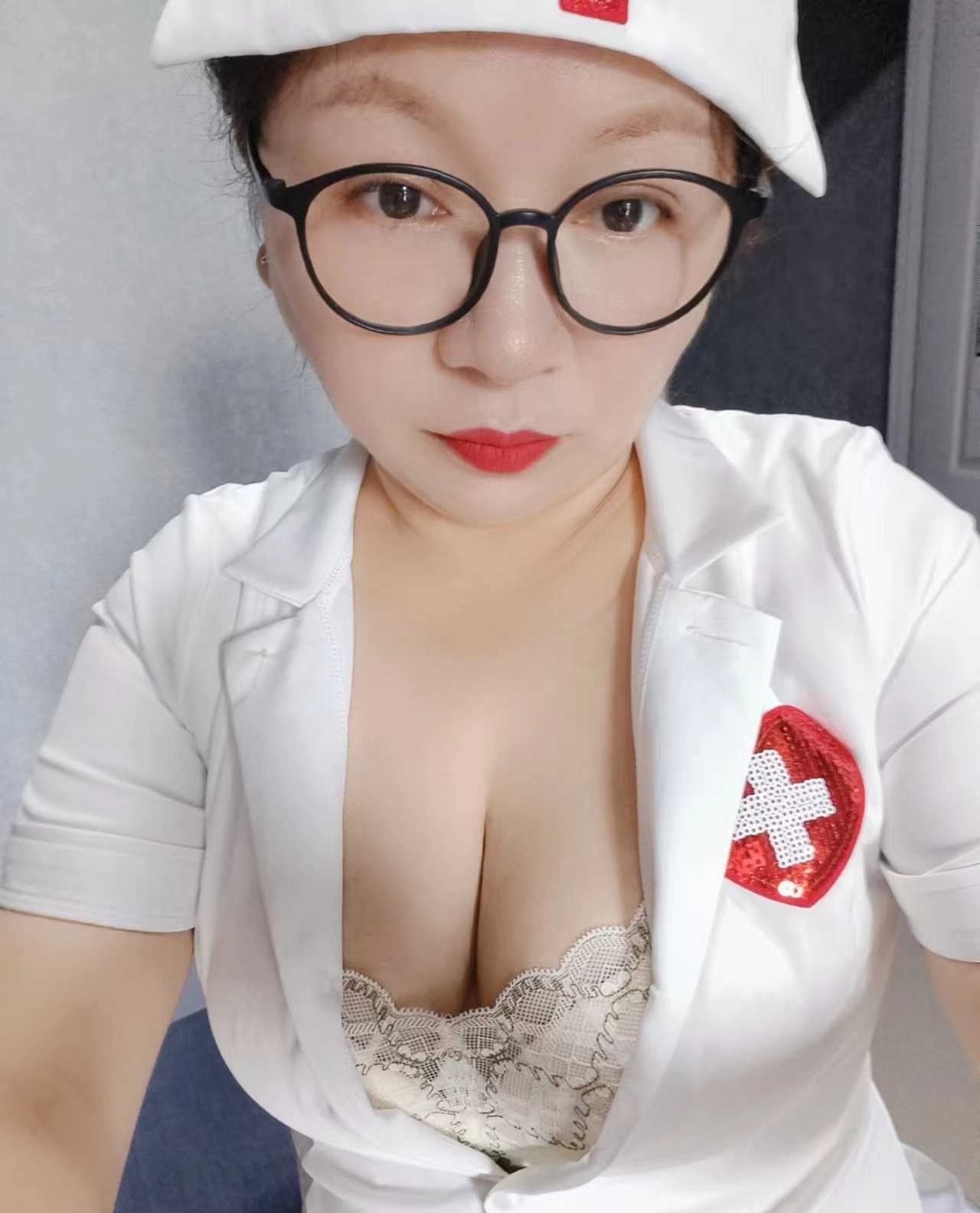 丰满迷人的川妹子