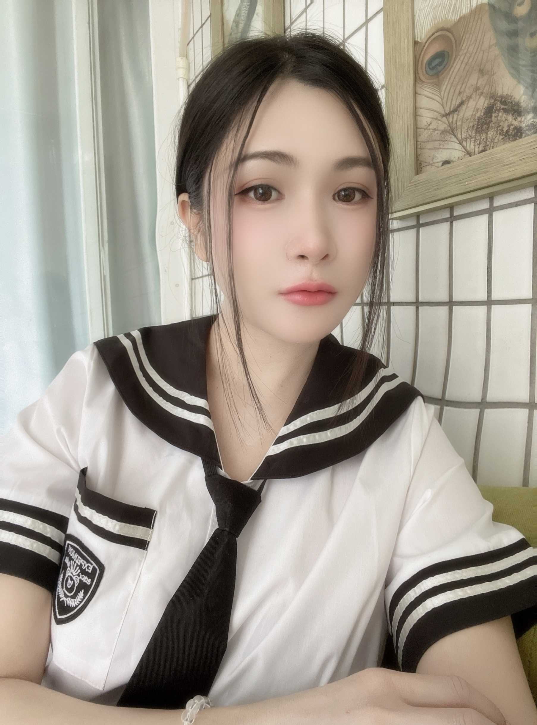福田漂亮长腿性感小妹