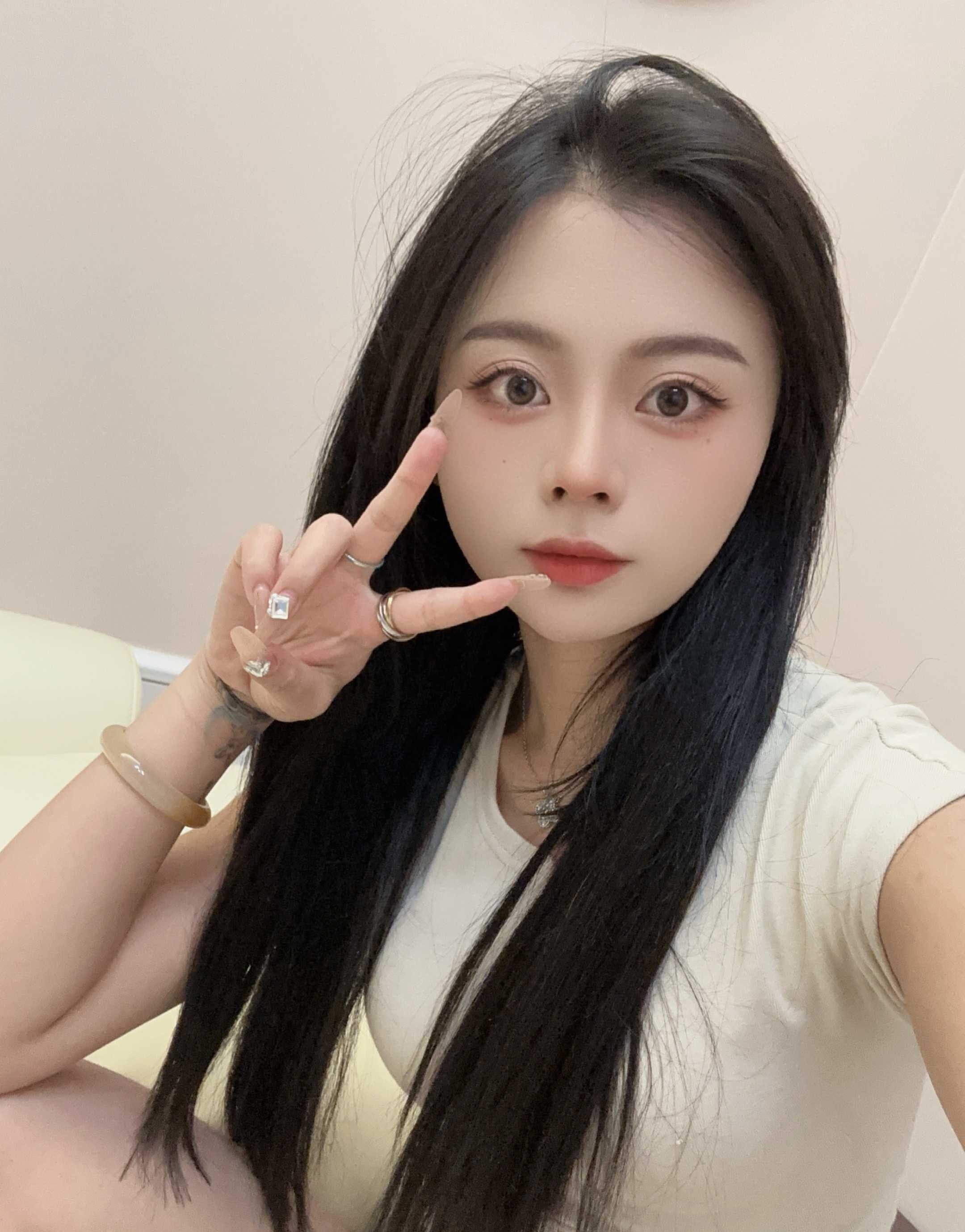 罗湖漂亮水嫩妹妹