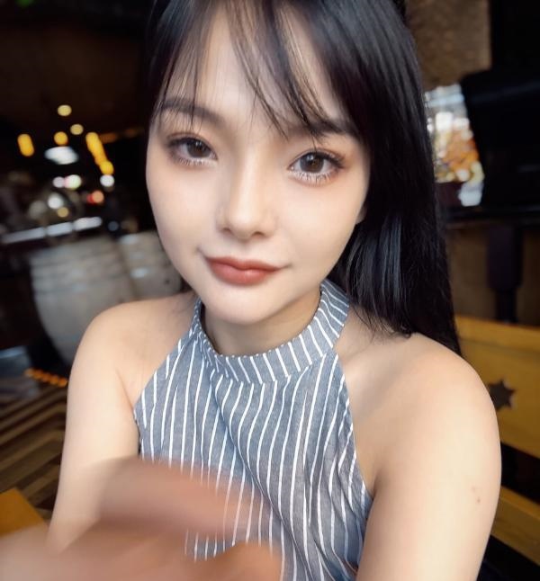 大奶虎牙妹文文