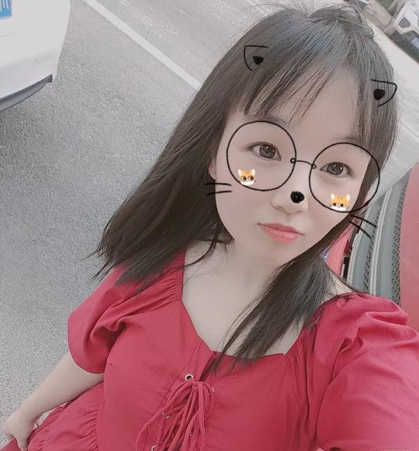 可爱萝莉妹子