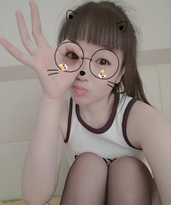 可爱萝莉妹子