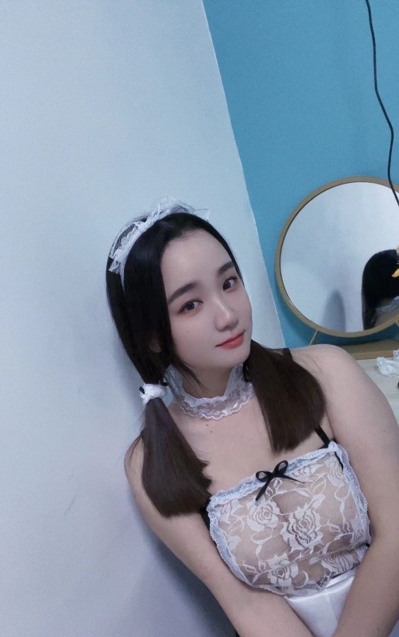嘉定制服小少妇蜜桃臀