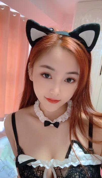 粉嫩小美妞