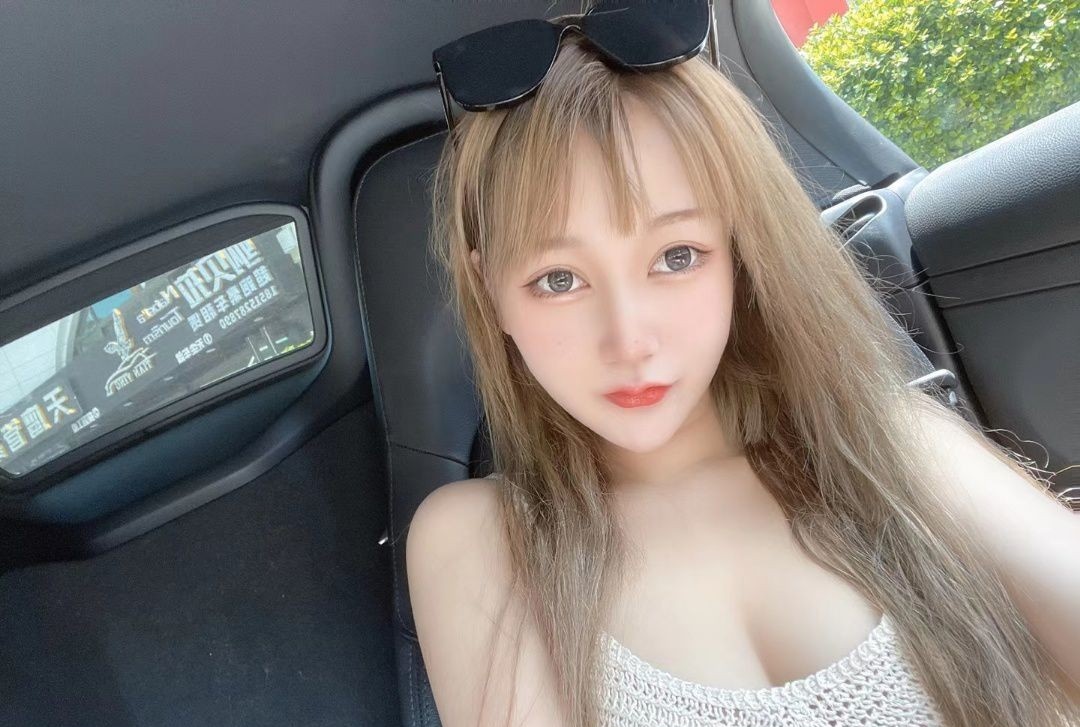 骚气十足的妹子