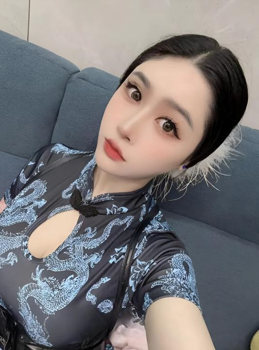 性感长腿小嫩妹