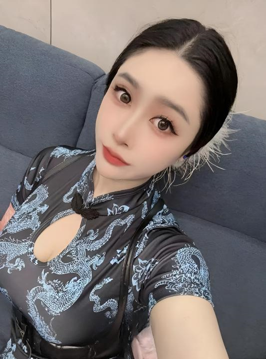 性感长腿小嫩妹