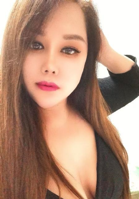 白云大奶骚妇