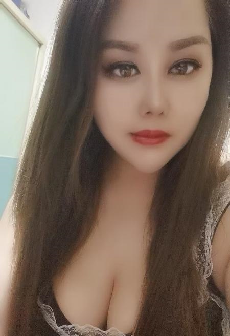 白云大奶骚妇