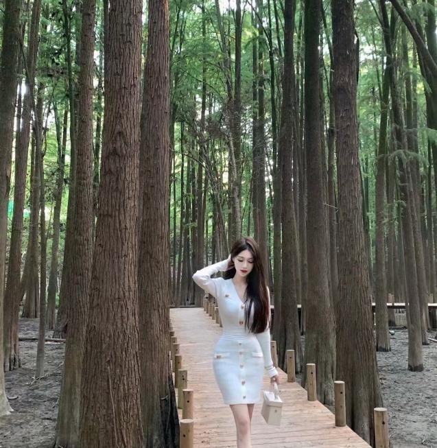 车模彤彤