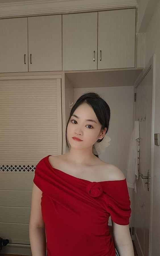 20岁极品嫩妹