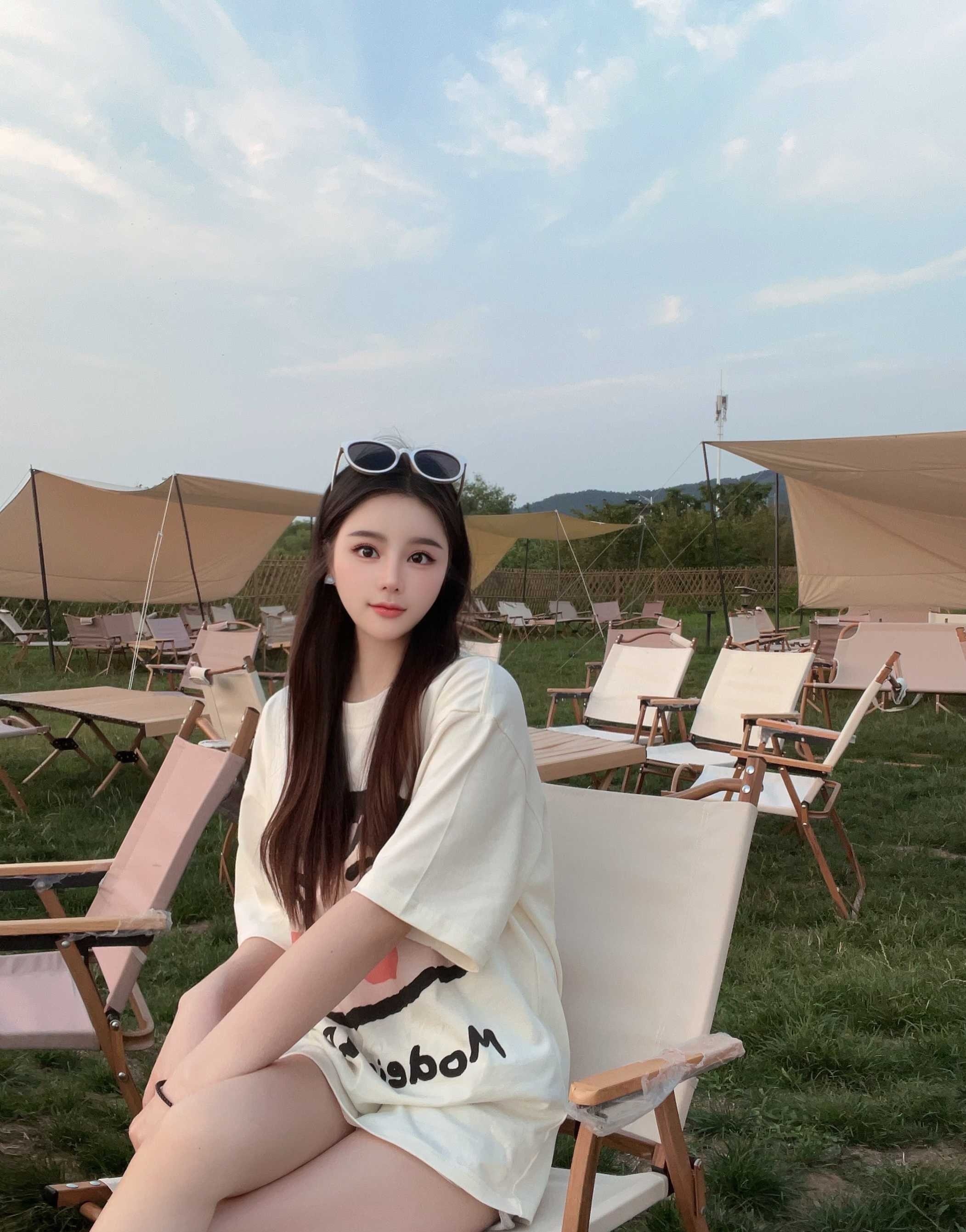 长相甜美胸挺粉嫩