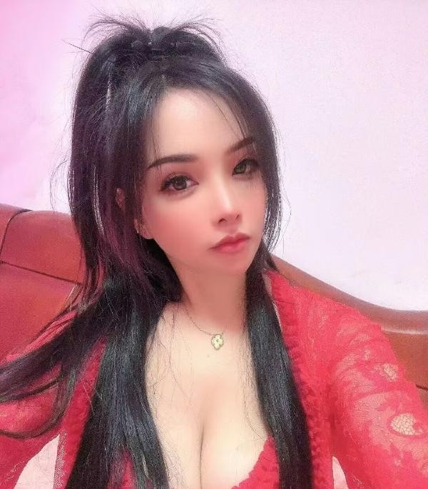 制服诱惑大奶妹