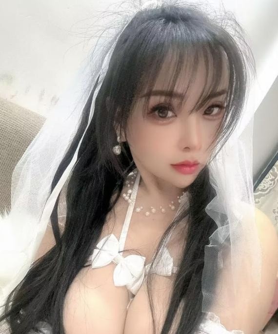 制服诱惑大奶妹