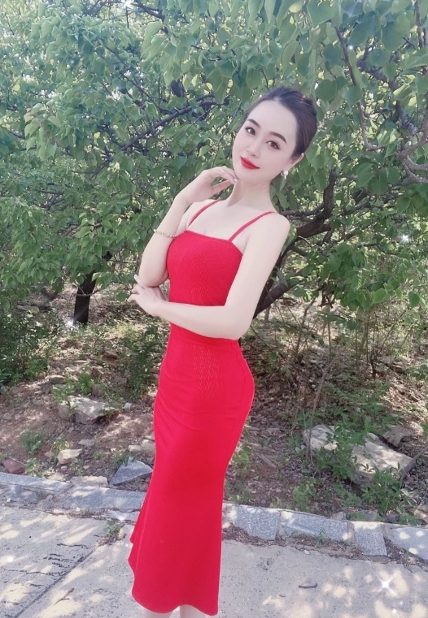 美女露露