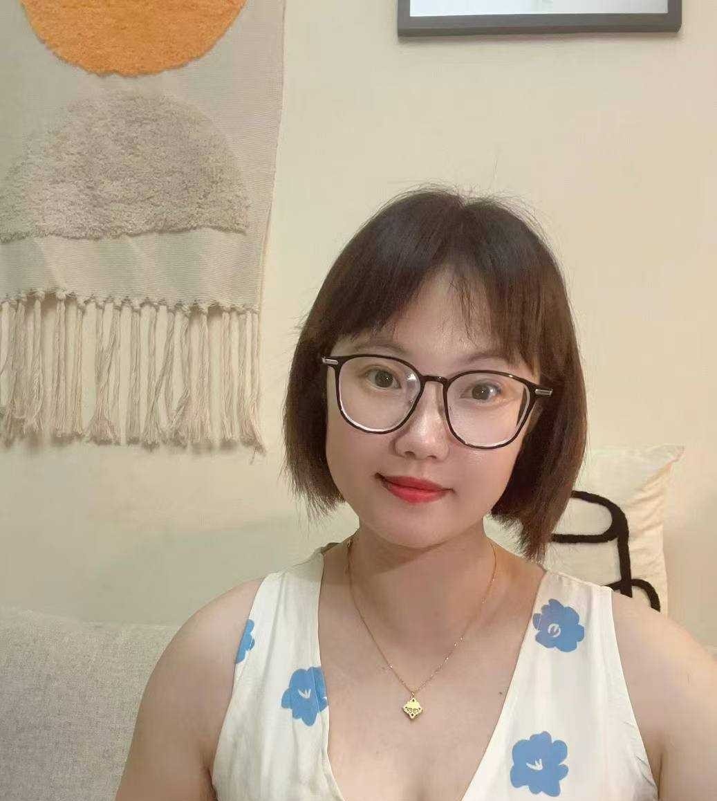 眼镜妹胸很大