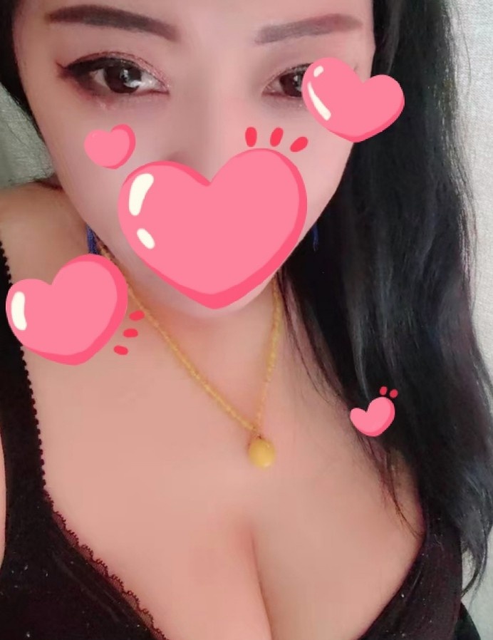 风情万种的少妇女