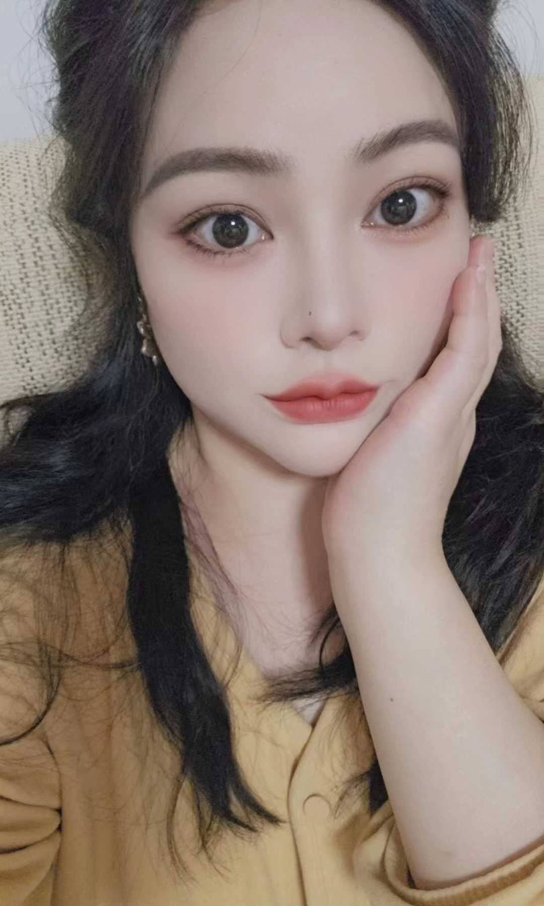 大眼睛性价比少妇
