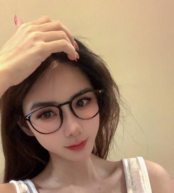 清纯颜萝莉神