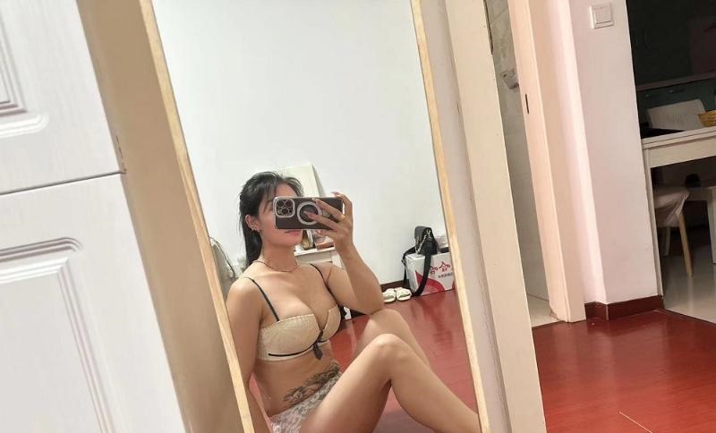 宝山包夜美胸人妻