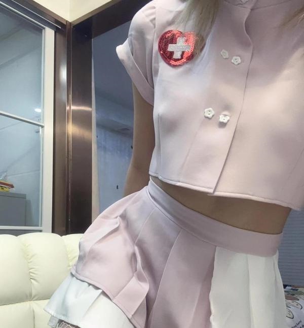 静安制服诱惑美娜