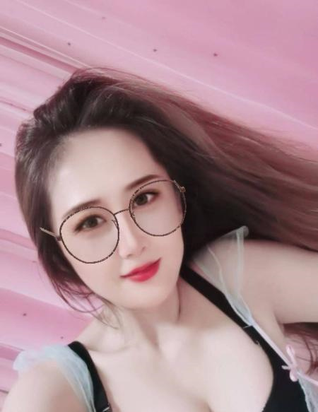 天河风骚四眼少妇轩轩