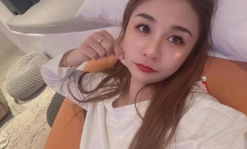 静安佳佳美女