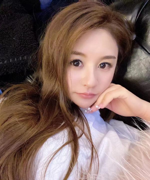 静安佳佳美女