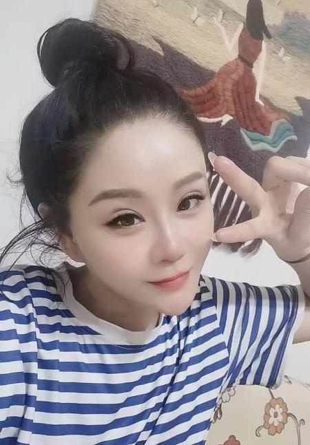 性感热情的周小姐