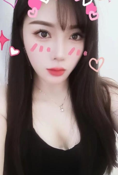 粉嫩美乳御姐