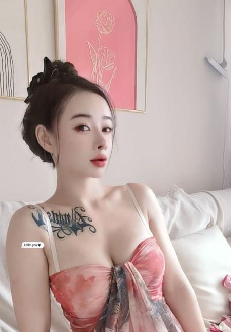 河南岸舌吻辣妹