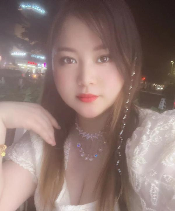 巨乳骚茜茜