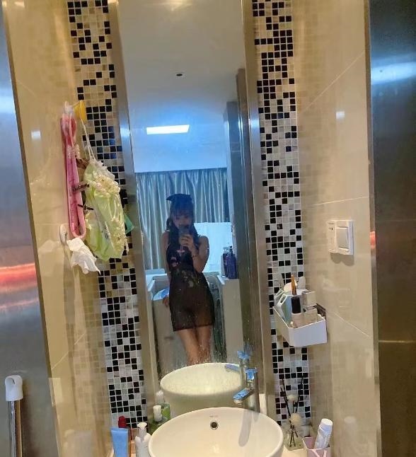 服务很会调情的小玉儿
