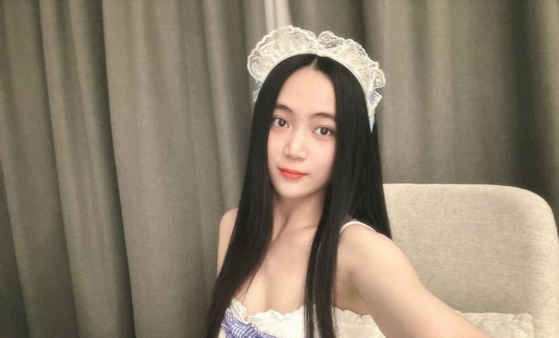 情趣制服小辣妹