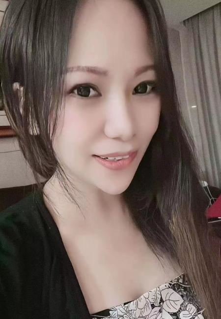 黑丝大屁股少妇霖霖