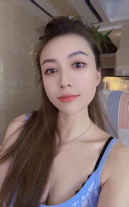 天心极品轻熟少妇乐乐