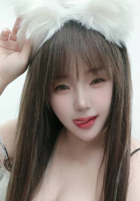 蜀山胸器逼人璐璐