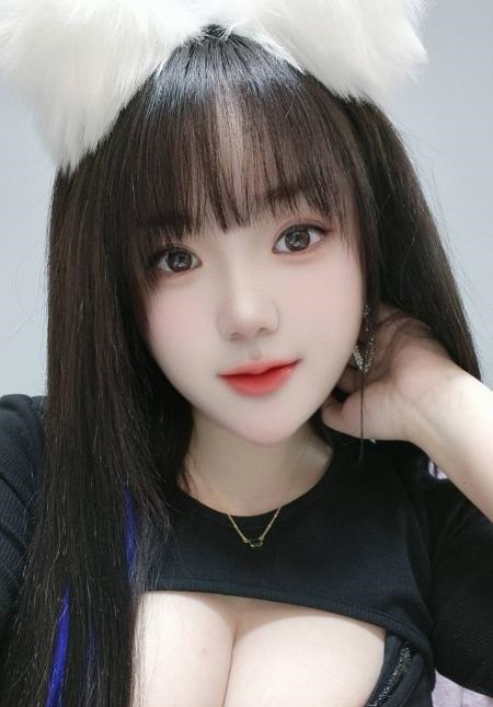 蜀山胸器逼人璐璐