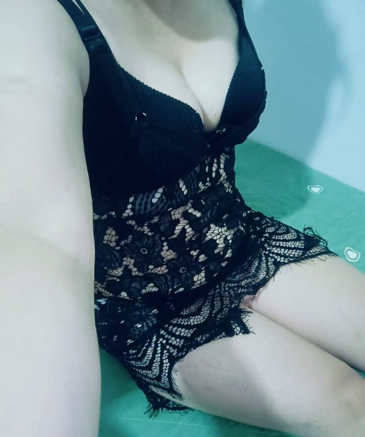 会吹喇叭的小少妇