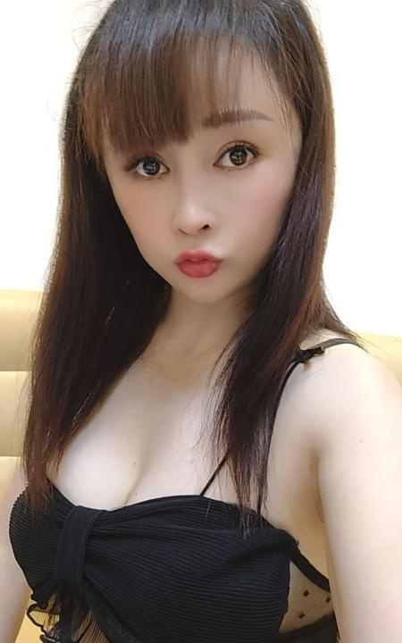 南门大胸美女