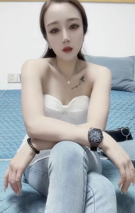 身材不错的重庆小姐姐
