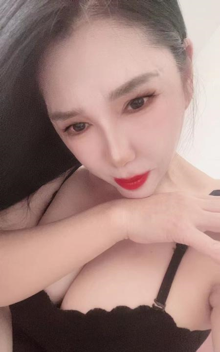 卡啦卡啦漫巨乳女