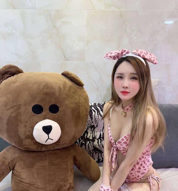 龙岗情趣大奶妹子曼妮