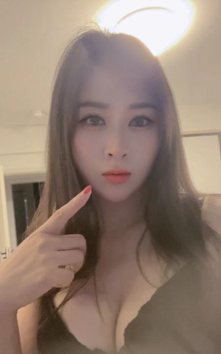 兼职医美小姐姐