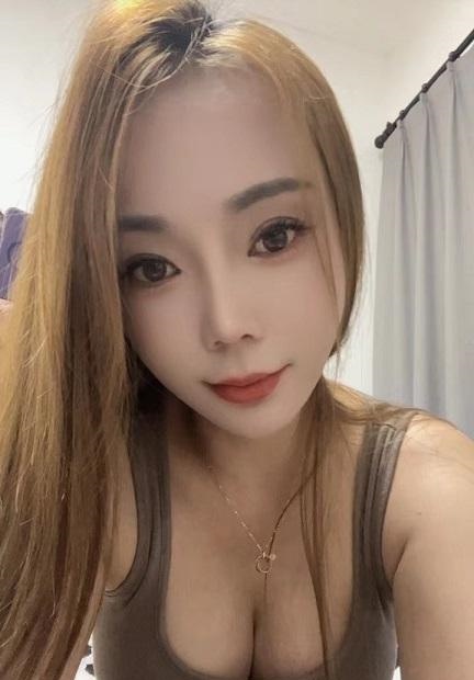 白云叶子很性感
