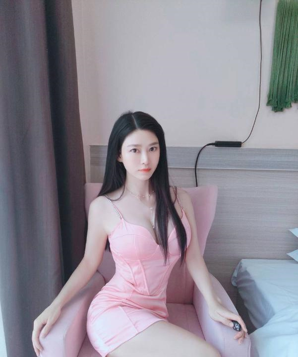 静安长腿身材好妹子