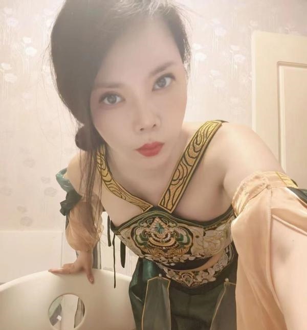 武侯风骚制服少妇雅雅