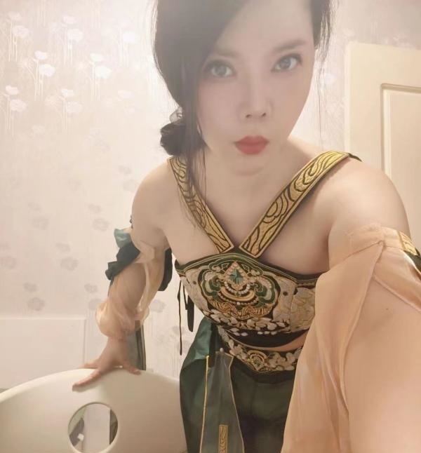 武侯风骚制服少妇雅雅